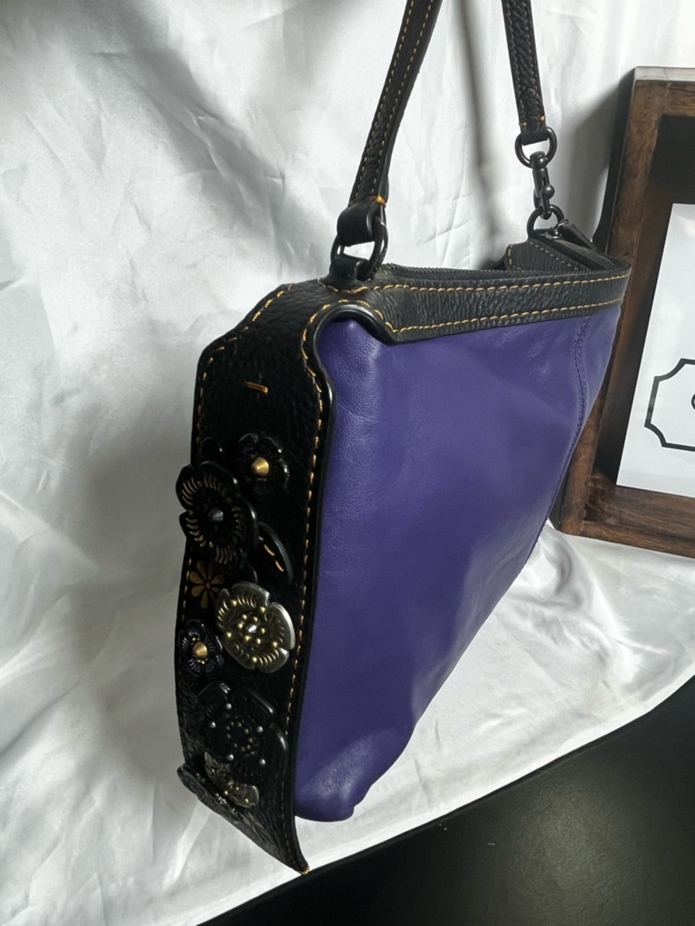 Coach 1941 Bandit Hobo 39 *RARE* - Picture 12 of 12